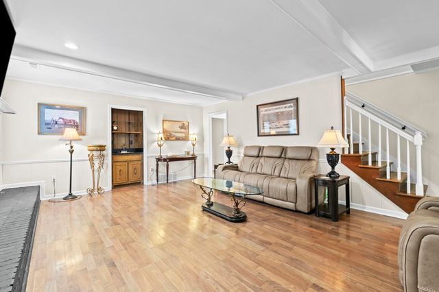 7964 DOVIE LN, Germantown, TN 38138