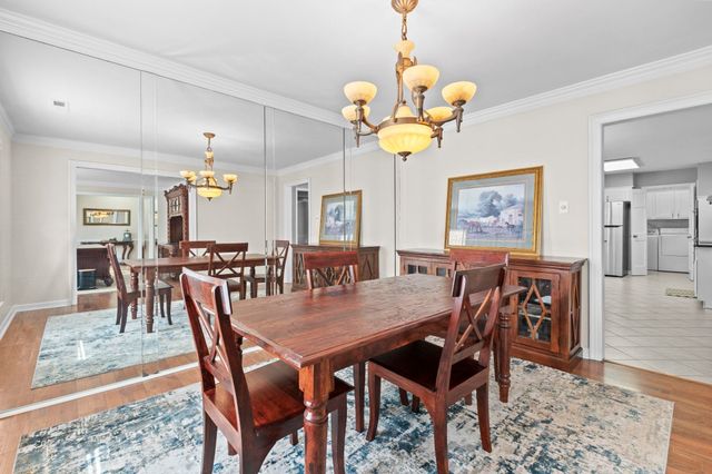 7964 DOVIE LN, Germantown, TN 38138