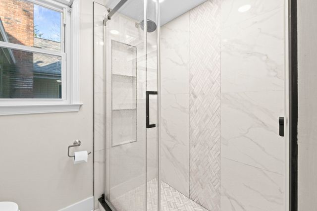 7964 DOVIE LN, Germantown, TN 38138