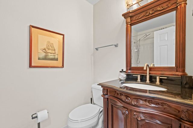 7964 DOVIE LN, Germantown, TN 38138