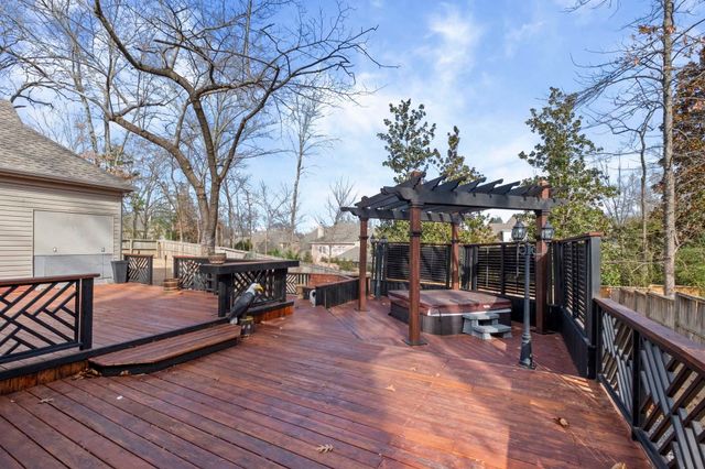 7964 DOVIE LN, Germantown, TN 38138