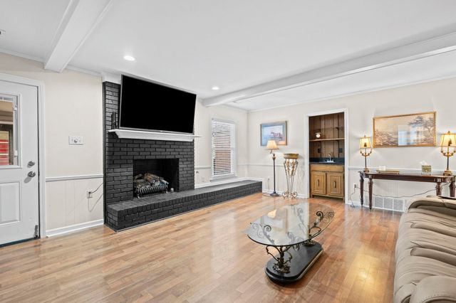 7964 DOVIE LN, Germantown, TN 38138