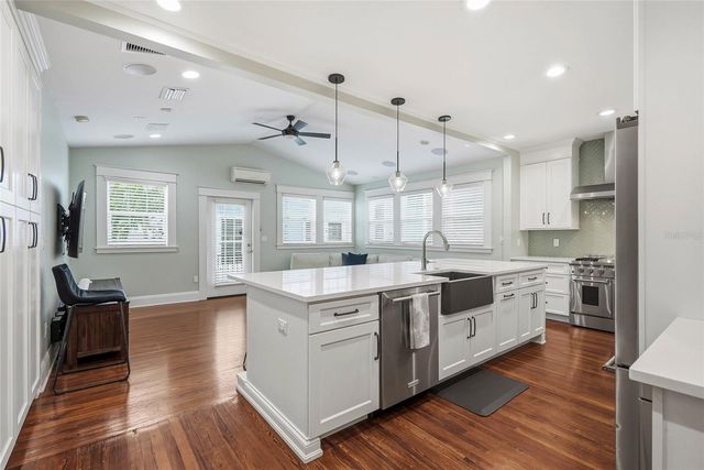 1706 W JETTON AVENUE, Tampa, FL 33606