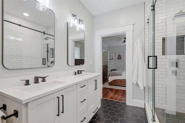 1706 W JETTON AVENUE, Tampa, FL 33606