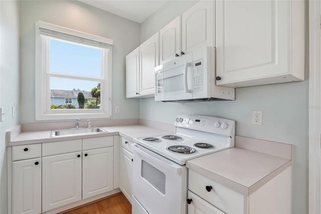1706 W JETTON AVENUE, Tampa, FL 33606