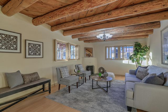 616 17th Street NW, Albuquerque, NM 87104