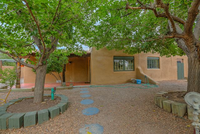 616 17th Street NW, Albuquerque, NM 87104