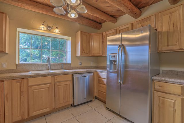 616 17th Street NW, Albuquerque, NM 87104