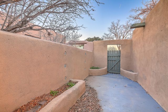 616 17th Street NW, Albuquerque, NM 87104