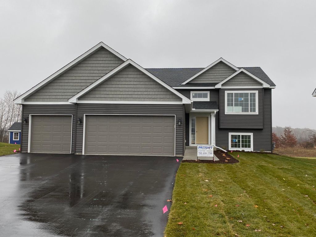 37583 Greenwich Court, North Branch, MN 55056