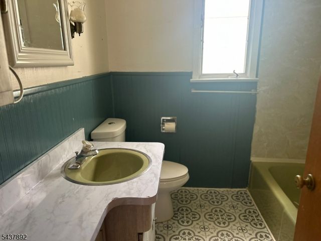 2 Christine Pl, Washington Boro, NJ 07882