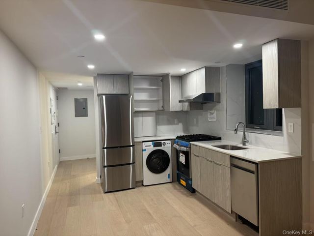 13680 41 Avenue 7D, Flushing, NY 11355