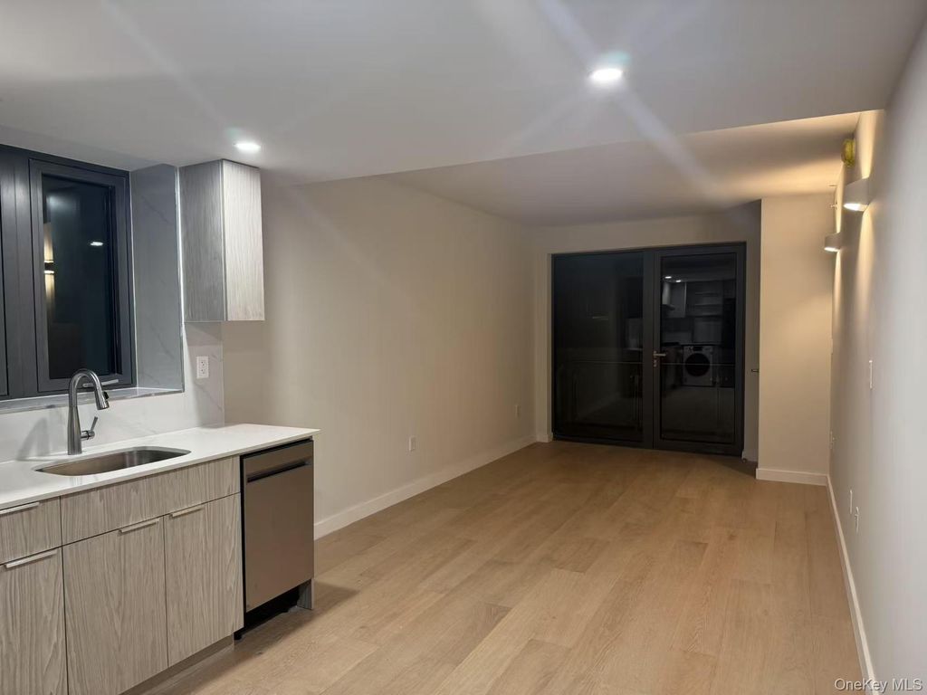 13680 41 Avenue 7D, Flushing, NY 11355