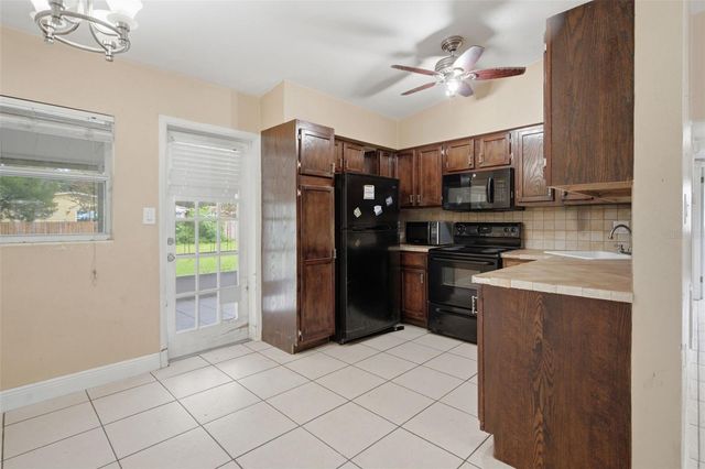 452 OAKHURST STREET, Altamonte Springs, FL 32701