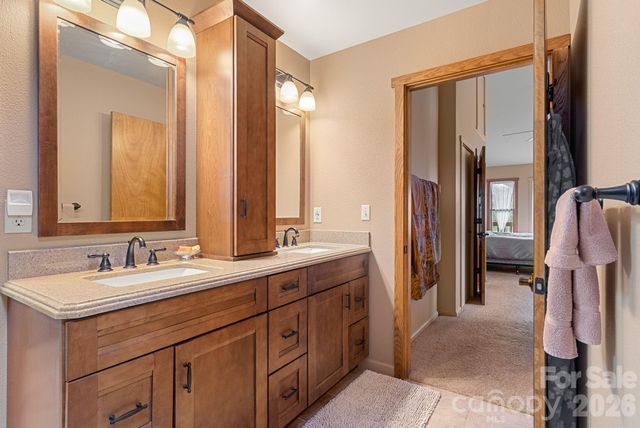 306 S Sequoyah Lane, Brevard, NC 28712