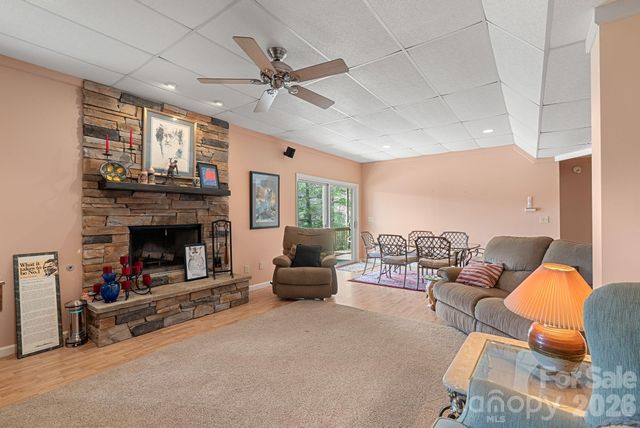 306 S Sequoyah Lane, Brevard, NC 28712