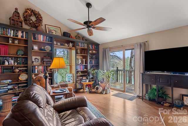 306 S Sequoyah Lane, Brevard, NC 28712