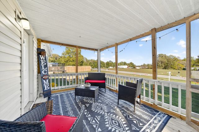 634 Pointe Ln, Lafayette, TN 37083