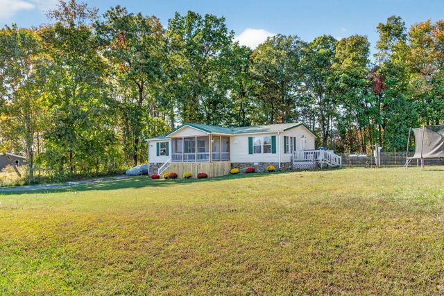 634 Pointe Ln, Lafayette, TN 37083