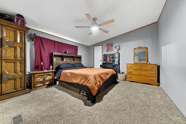 634 Pointe Ln, Lafayette, TN 37083