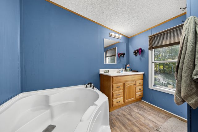 634 Pointe Ln, Lafayette, TN 37083