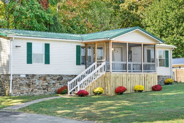 634 Pointe Ln, Lafayette, TN 37083