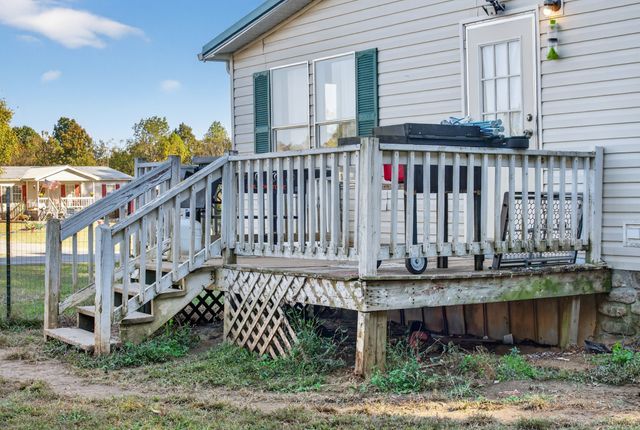 634 Pointe Ln, Lafayette, TN 37083