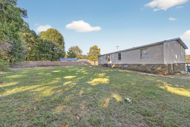 634 Pointe Ln, Lafayette, TN 37083