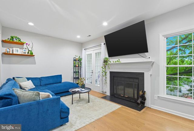 2923 S WOODSTOCK ST #B, Arlington, VA 22206