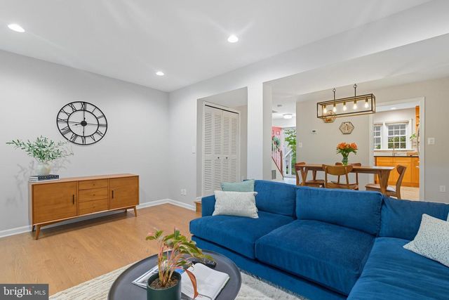 2923 S WOODSTOCK ST #B, Arlington, VA 22206