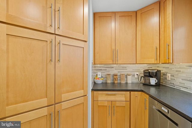 2923 S WOODSTOCK ST #B, Arlington, VA 22206