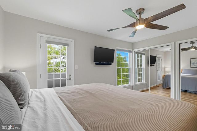 2923 S WOODSTOCK ST #B, Arlington, VA 22206