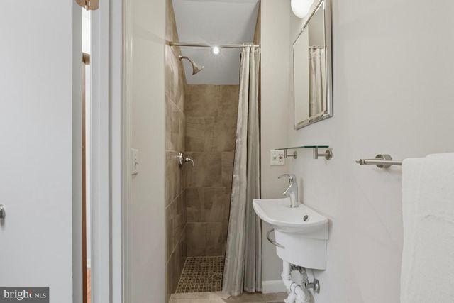 2923 S WOODSTOCK ST #B, Arlington, VA 22206