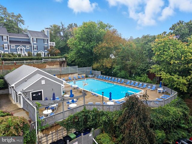 2923 S WOODSTOCK ST #B, Arlington, VA 22206