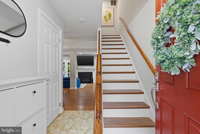 2923 S WOODSTOCK ST #B, Arlington, VA 22206