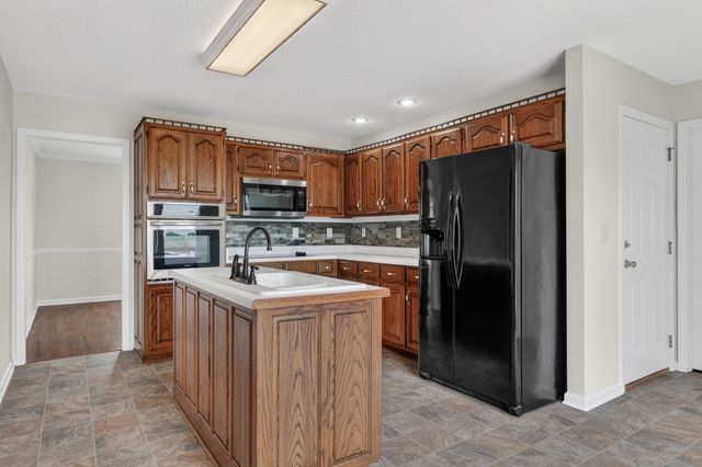 31 Eastridge Rd, Fayetteville, TN 37334