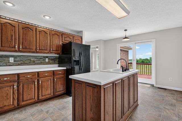 31 Eastridge Rd, Fayetteville, TN 37334