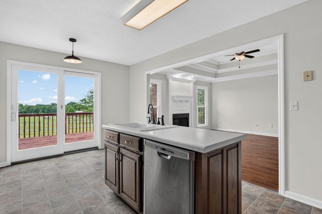 31 Eastridge Rd, Fayetteville, TN 37334