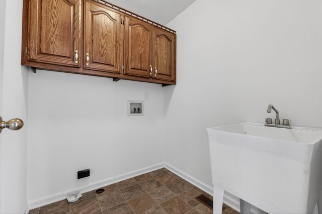 31 Eastridge Rd, Fayetteville, TN 37334