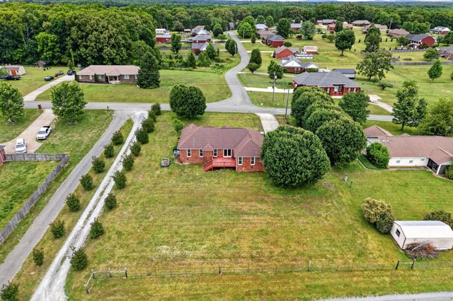 31 Eastridge Rd, Fayetteville, TN 37334