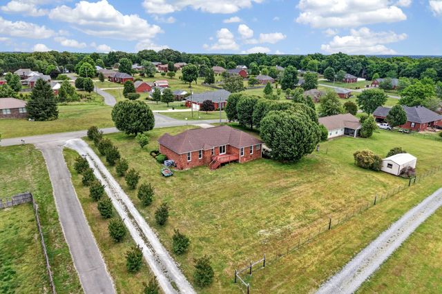 31 Eastridge Rd, Fayetteville, TN 37334
