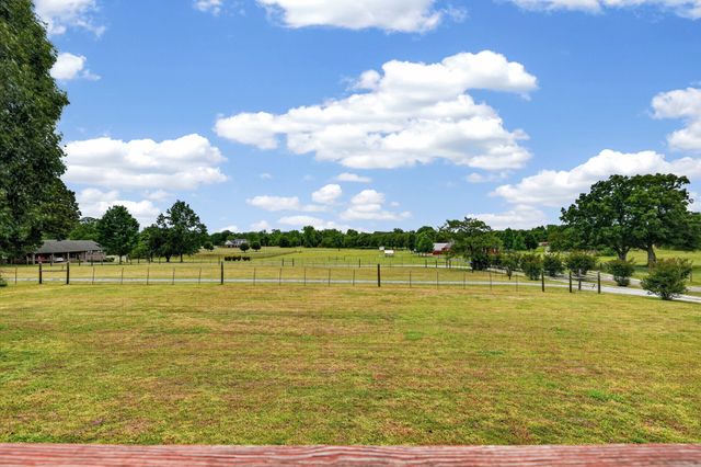 31 Eastridge Rd, Fayetteville, TN 37334