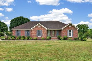 31 Eastridge Rd, Fayetteville, TN 37334