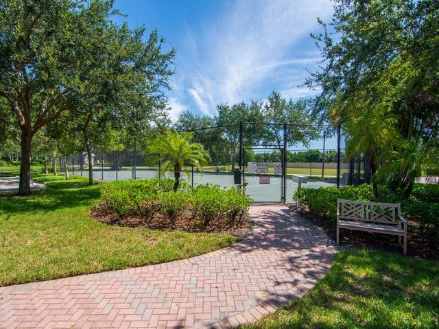 2030 Bridgepointe Circle 112, Vero Beach, FL 32967