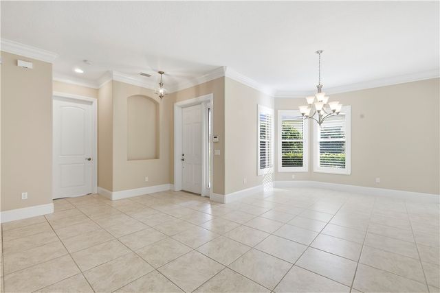 2030 Bridgepointe Circle 112, Vero Beach, FL 32967