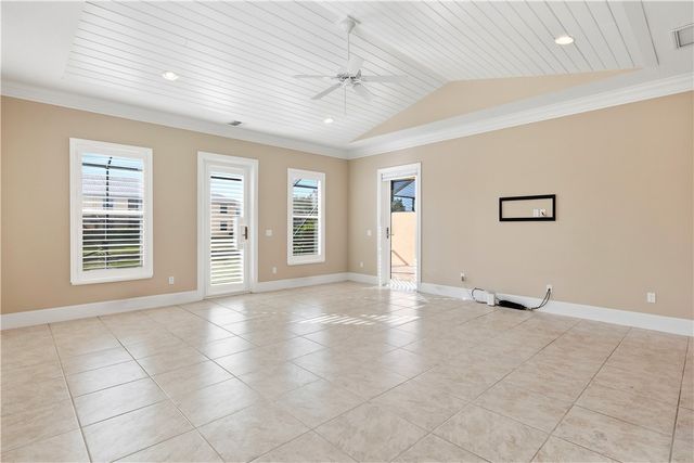 2030 Bridgepointe Circle 112, Vero Beach, FL 32967