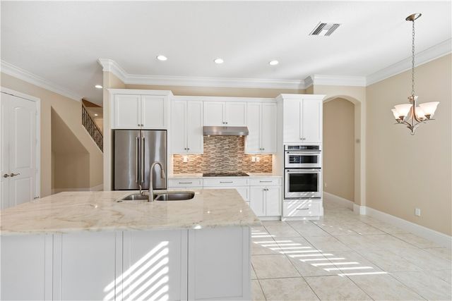 2030 Bridgepointe Circle 112, Vero Beach, FL 32967