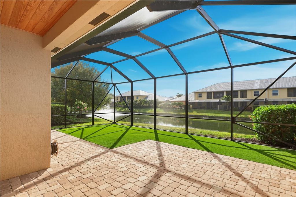 2030 Bridgepointe Circle 112, Vero Beach, FL 32967