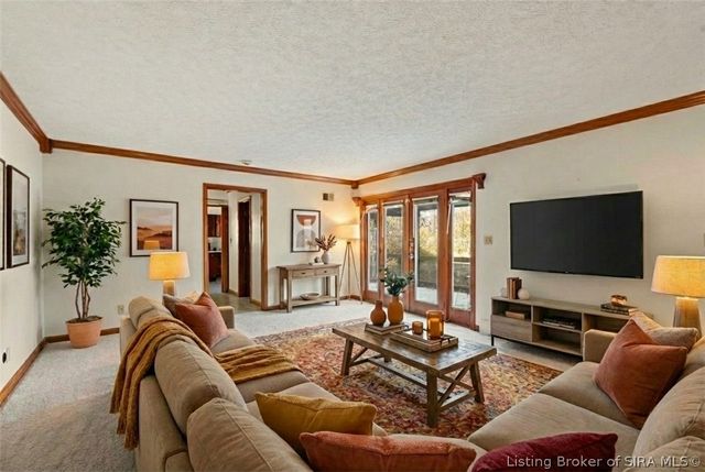 6810 Appleleaf Lane, Sellersburg, IN 47172
