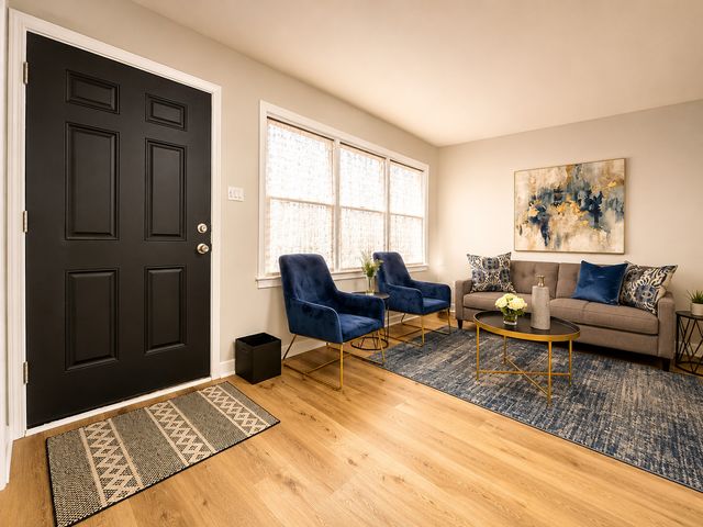 8820 S Princeton Avenue, Chicago, IL 60620